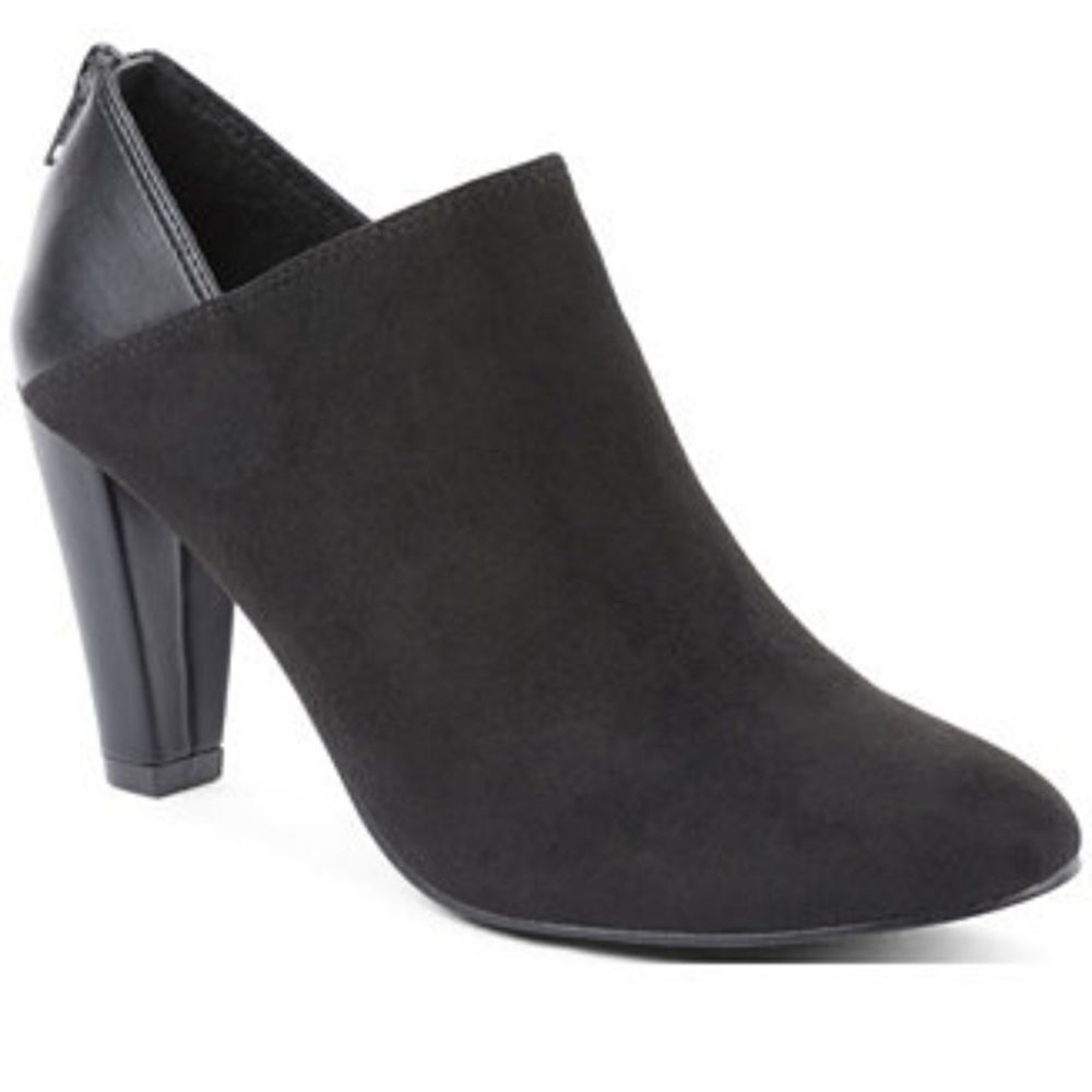 XOXO Women's "Jamsey" black suede round toe booties sz 8.5M